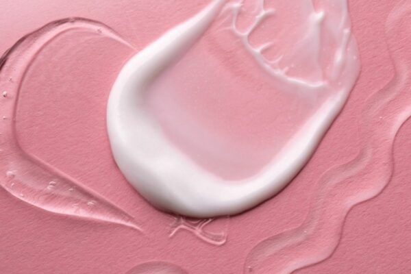 Siero o Crema Viso? Differenze, Benefici e Uso Corretto nella Skincare Routine